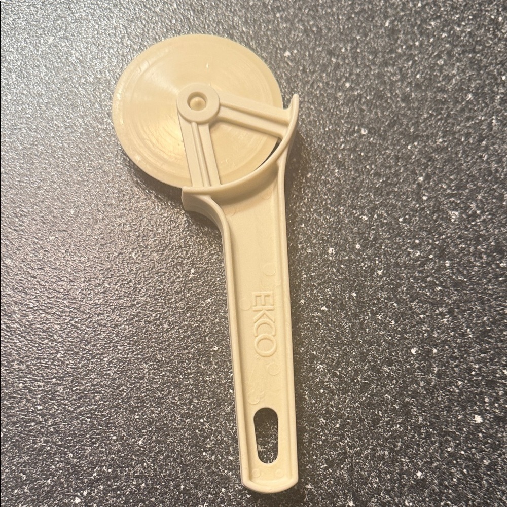 Ekco Tan Pizza Cutter vintage - Picture 5 of 5